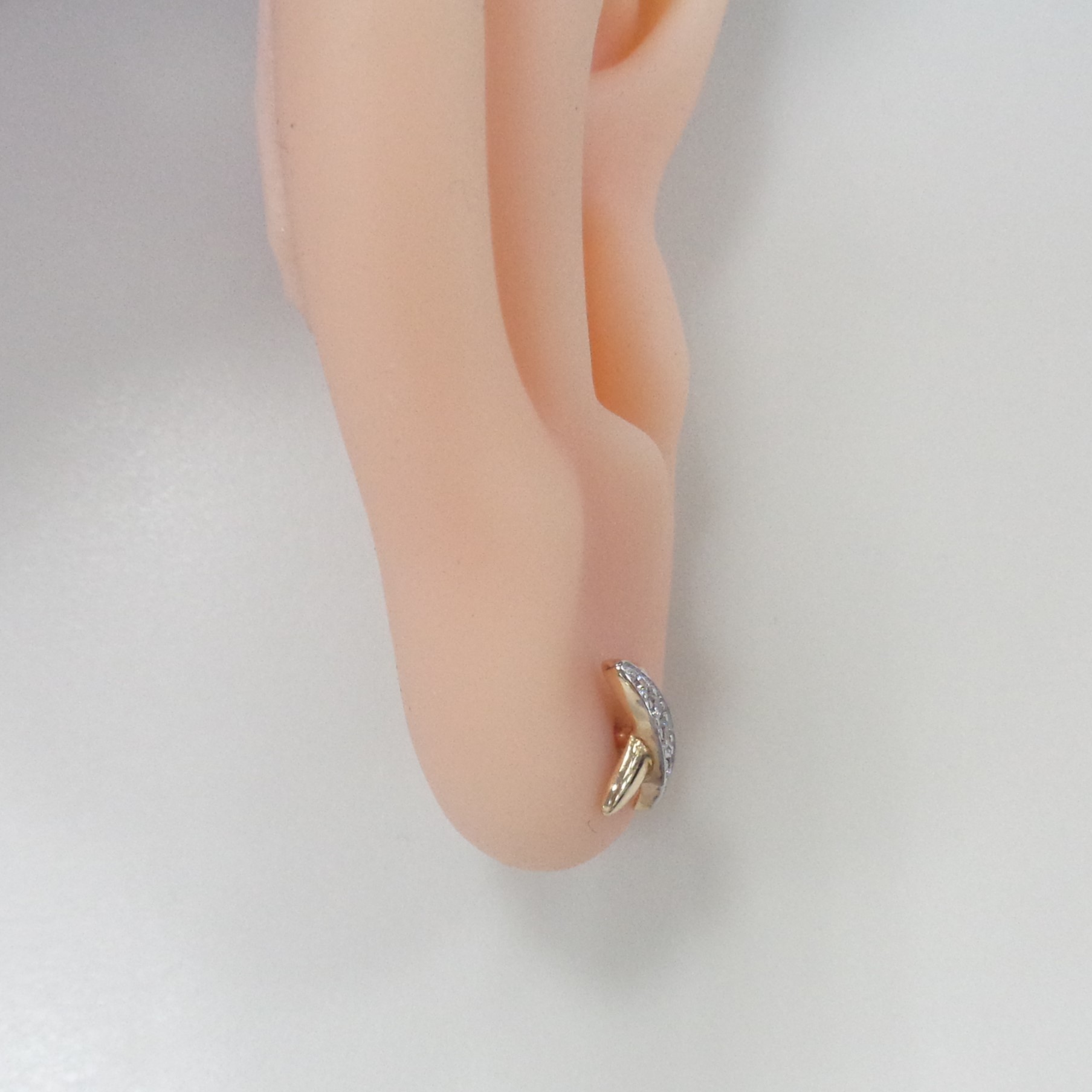 Золотые серьги-пусеты 585 пробы; родий; вставки 10 Фианит бесцв.;